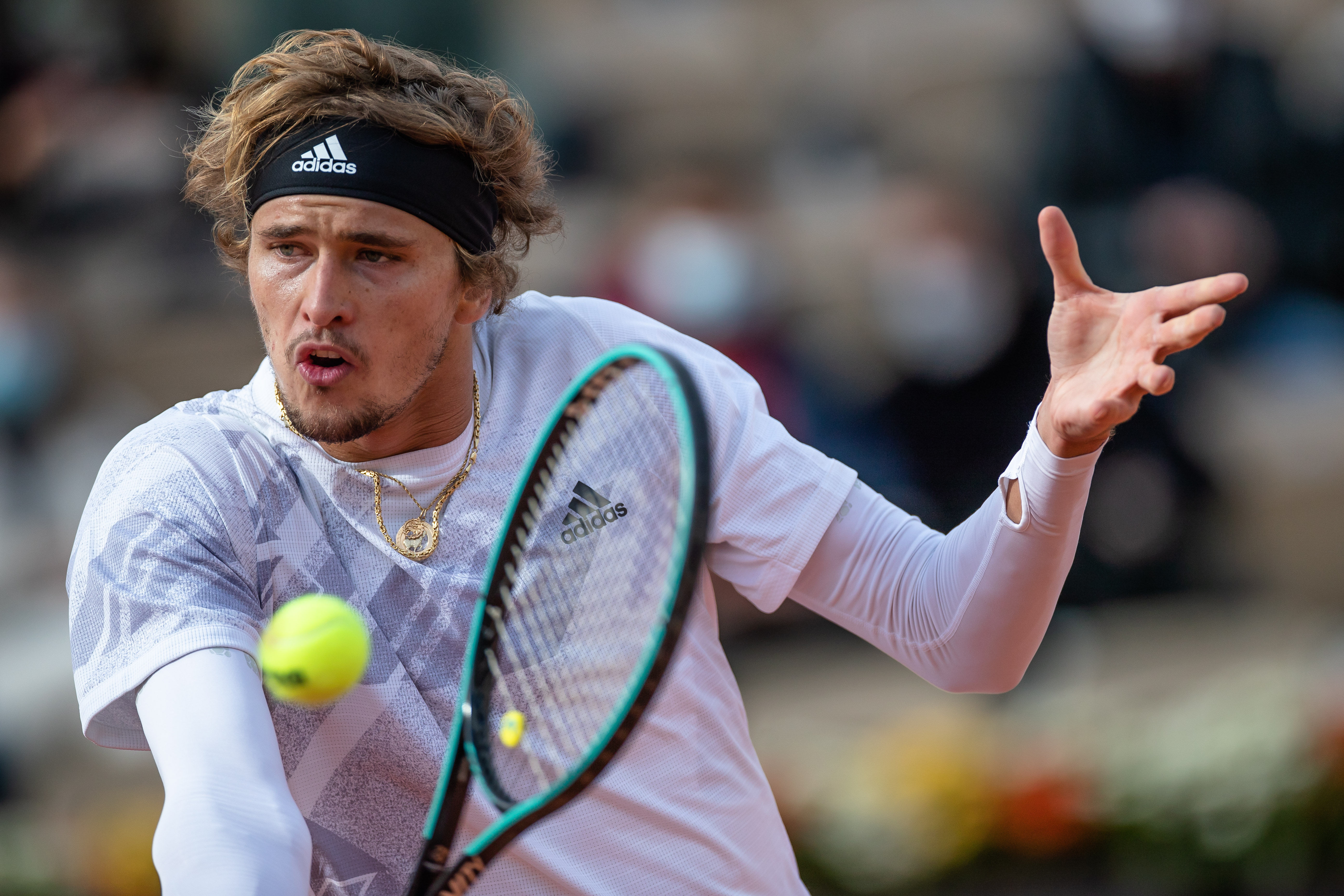 迫使其在护 迫使其在护